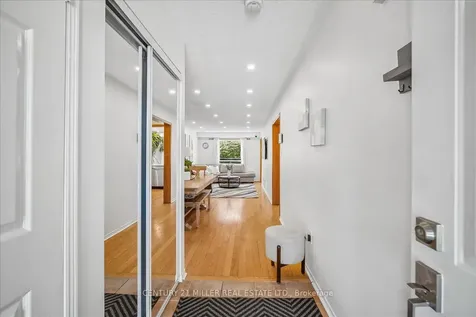 421 Levanna Lane Oakville ON L6H 6B8