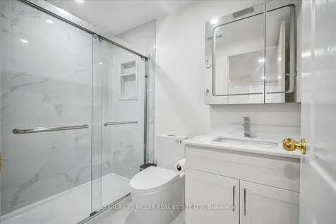 421 Levanna Lane Oakville ON L6H 6B8