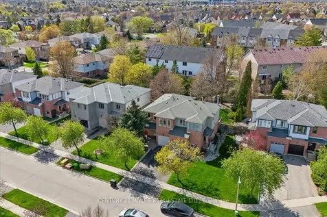 421 Levanna Lane Oakville ON L6H 6B8