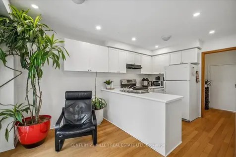 421 Levanna Lane Oakville ON L6H 6B8
