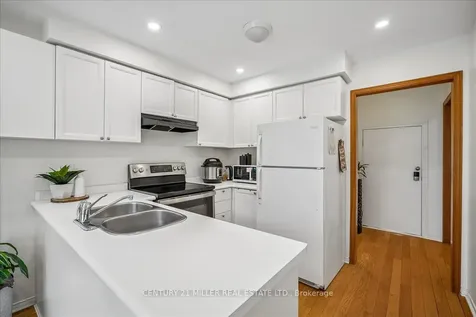 421 Levanna Lane Oakville ON L6H 6B8