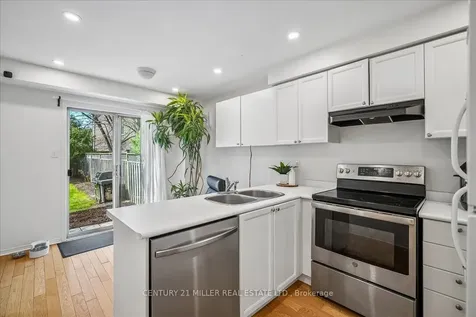 421 Levanna Lane Oakville ON L6H 6B8