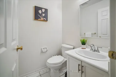 421 Levanna Lane Oakville ON L6H 6B8