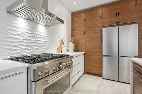 518 Hager Avenue Burlington ON L7S 1P3