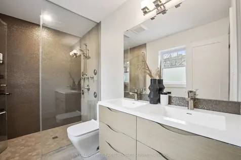 518 Hager Avenue Burlington ON L7S 1P3