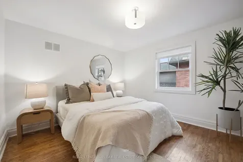 518 Hager Avenue Burlington ON L7S 1P3