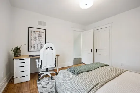518 Hager Avenue Burlington ON L7S 1P3