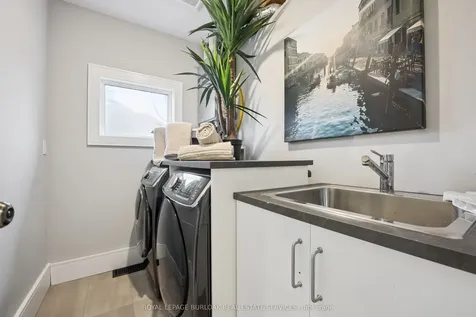 518 Hager Avenue Burlington ON L7S 1P3