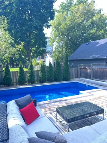 518 Hager Avenue Burlington ON L7S 1P3