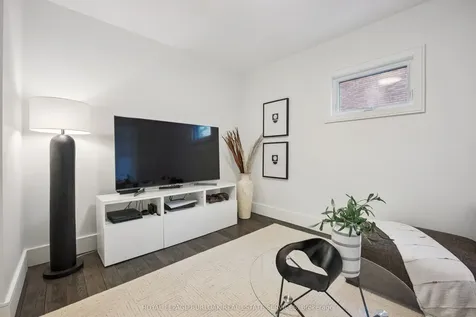 518 Hager Avenue Burlington ON L7S 1P3