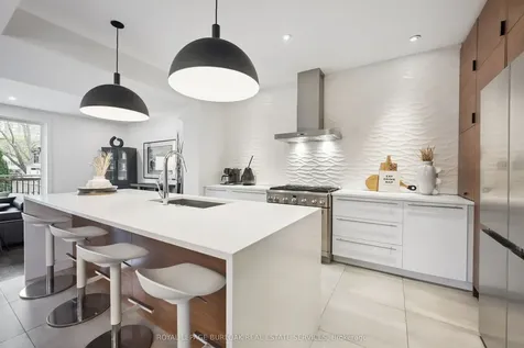 518 Hager Avenue Burlington ON L7S 1P3