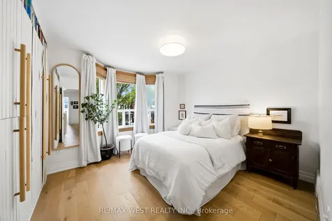 5 Norval Street Toronto ON M6N 3Z1