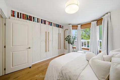 5 Norval Street Toronto ON M6N 3Z1