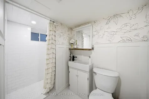 5 Norval Street Toronto ON M6N 3Z1