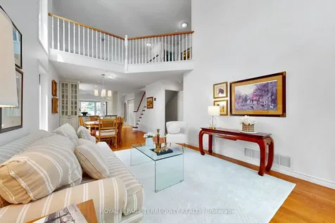 3076 Lakeshore Road W Oakville ON L6L 1J2