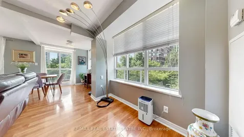 156 Enfield Place Mississauga ON L5B 4L8