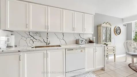 156 Enfield Place Mississauga ON L5B 4L8