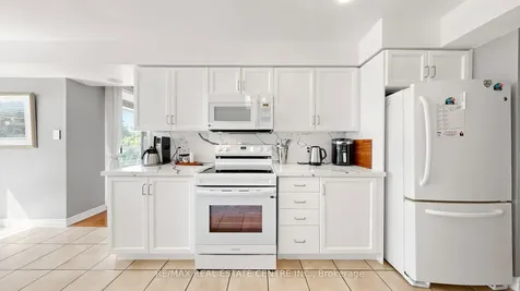 156 Enfield Place Mississauga ON L5B 4L8