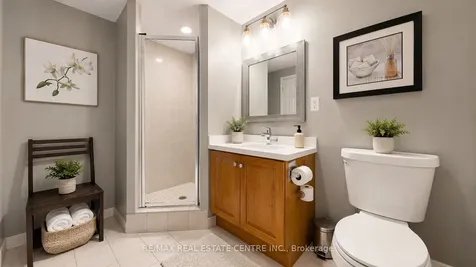 156 Enfield Place Mississauga ON L5B 4L8