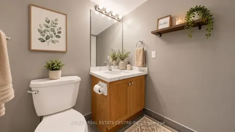 156 Enfield Place Mississauga ON L5B 4L8