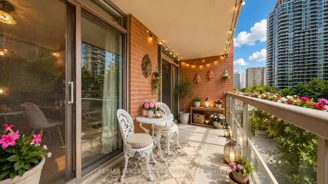 156 Enfield Place Mississauga ON L5B 4L8