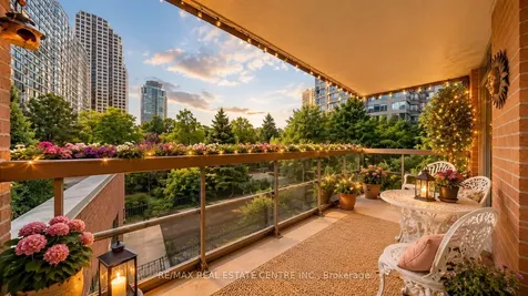 156 Enfield Place Mississauga ON L5B 4L8