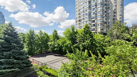156 Enfield Place Mississauga ON L5B 4L8