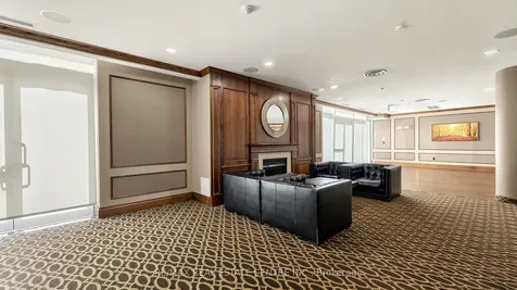 156 Enfield Place Mississauga ON L5B 4L8