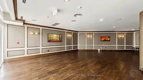 156 Enfield Place Mississauga ON L5B 4L8