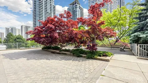 156 Enfield Place Mississauga ON L5B 4L8