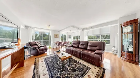 156 Enfield Place Mississauga ON L5B 4L8