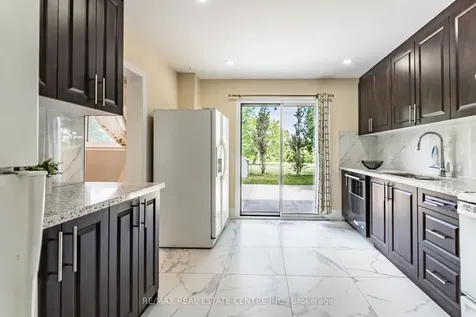 20 Earnscliffe Circle Brampton ON L6T 2B2