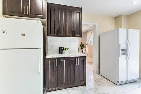 20 Earnscliffe Circle Brampton ON L6T 2B2