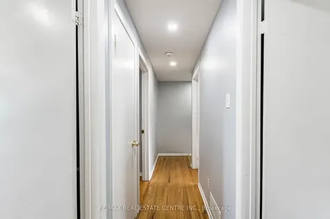 20 Earnscliffe Circle Brampton ON L6T 2B2