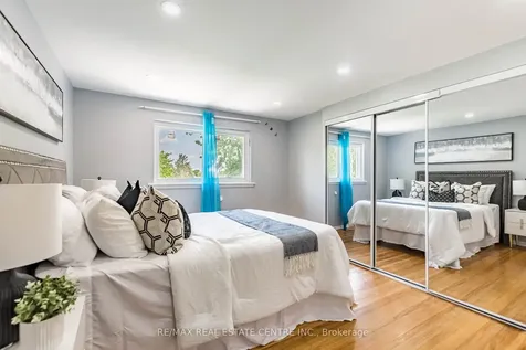 20 Earnscliffe Circle Brampton ON L6T 2B2