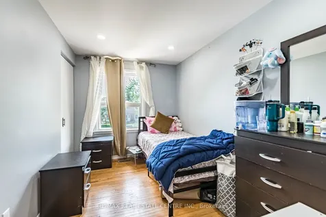 20 Earnscliffe Circle Brampton ON L6T 2B2