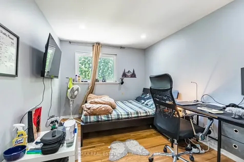 20 Earnscliffe Circle Brampton ON L6T 2B2