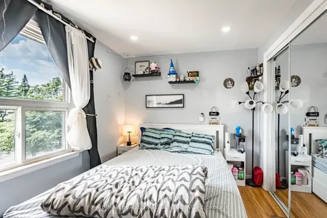 20 Earnscliffe Circle Brampton ON L6T 2B2