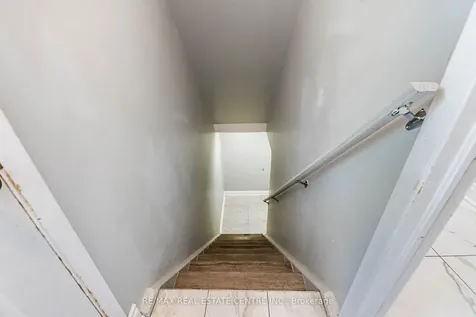 20 Earnscliffe Circle Brampton ON L6T 2B2