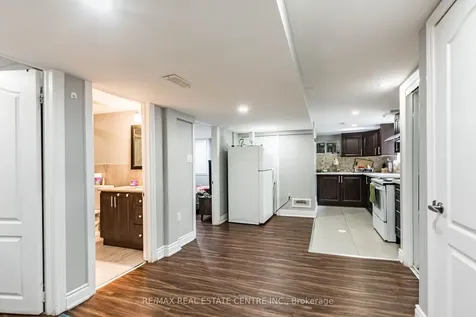 20 Earnscliffe Circle Brampton ON L6T 2B2