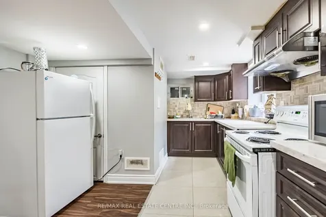 20 Earnscliffe Circle Brampton ON L6T 2B2