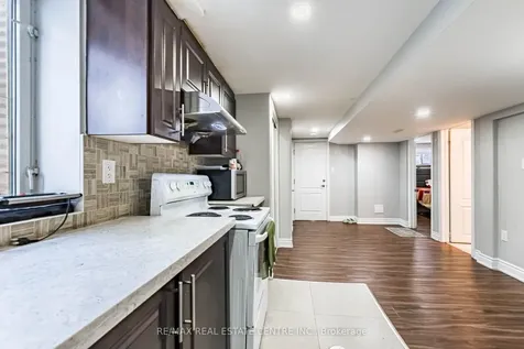 20 Earnscliffe Circle Brampton ON L6T 2B2