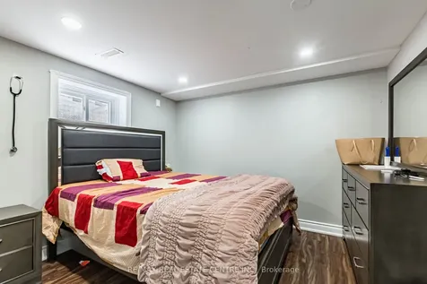 20 Earnscliffe Circle Brampton ON L6T 2B2