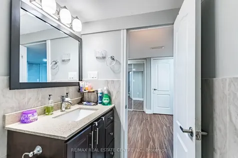 20 Earnscliffe Circle Brampton ON L6T 2B2