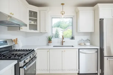 12 Kingsley Road Halton Hills ON L7J 2Z5
