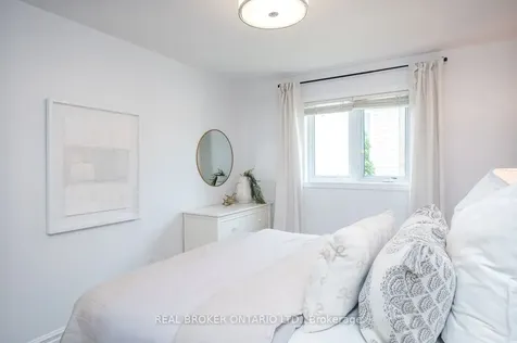 12 Kingsley Road Halton Hills ON L7J 2Z5