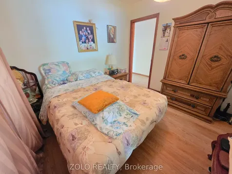 64 Prescott Avenue Toronto ON M6N 3G5