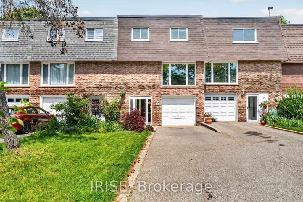 1015 Falgarwood Drive Oakville ON L6H 1N7