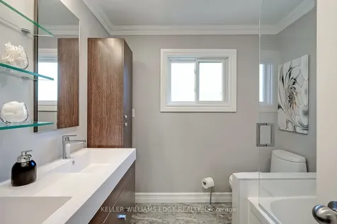 2100 Worthington Drive Oakville ON L6L 1E3