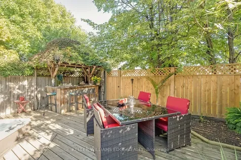 2100 Worthington Drive Oakville ON L6L 1E3